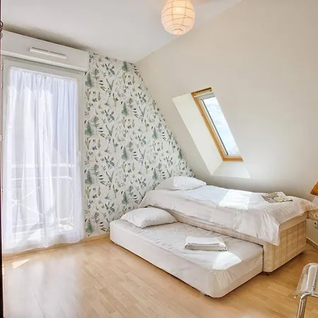 Lumineux Avec Balcon Et Piscine Pour 5 Personnes - Fr-1-788-67 Apartment