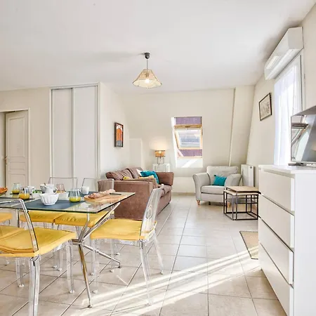 Lumineux Avec Balcon Et Piscine Pour 5 Personnes - Fr-1-788-67 Appartamento