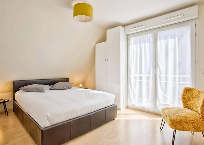 Lumineux Avec Balcon Et Piscine Pour 5 Personnes - Fr-1-788-67 *