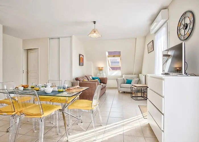 Lumineux Avec Balcon Et Piscine Pour 5 Personnes - Fr-1-788-67 דירה